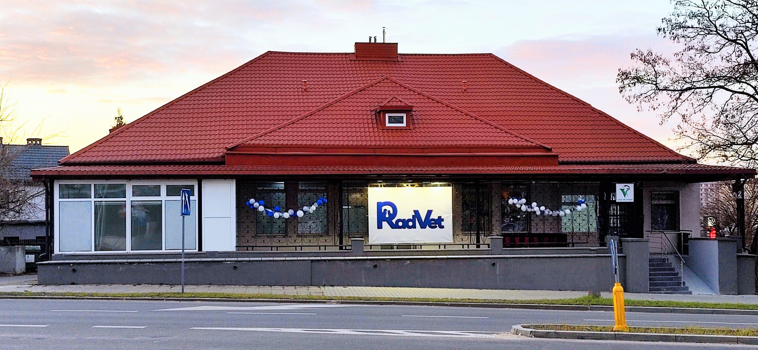 Budynek Radvet front